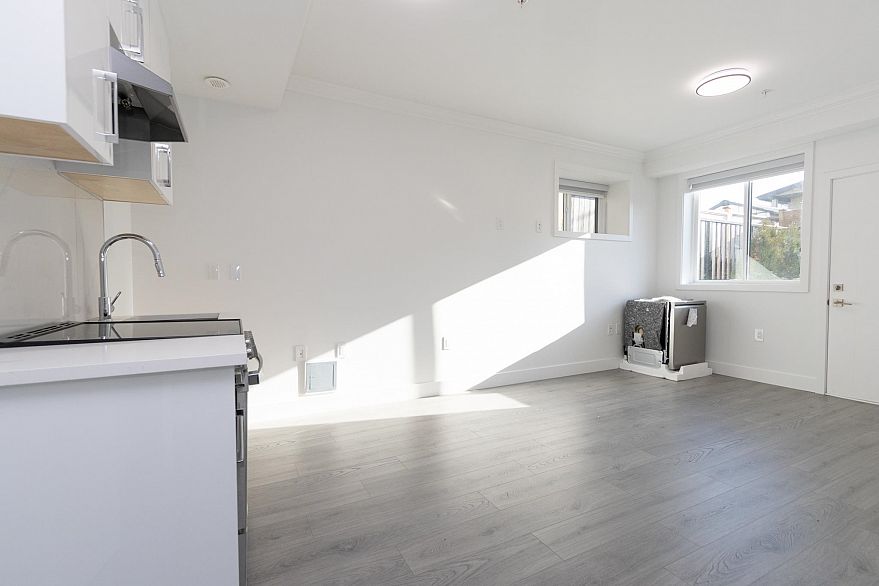 102 2122 E 32 AVENUE, Vancouver BC V5N 3B9