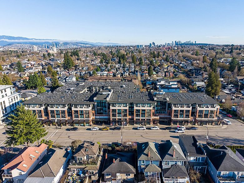 409 4550 Fraser Street