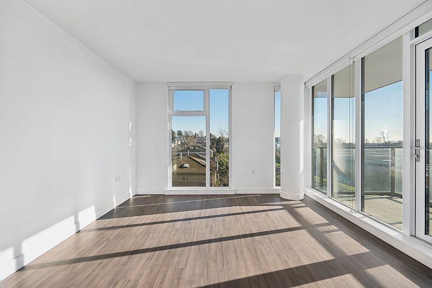 306 8181 Chester Street