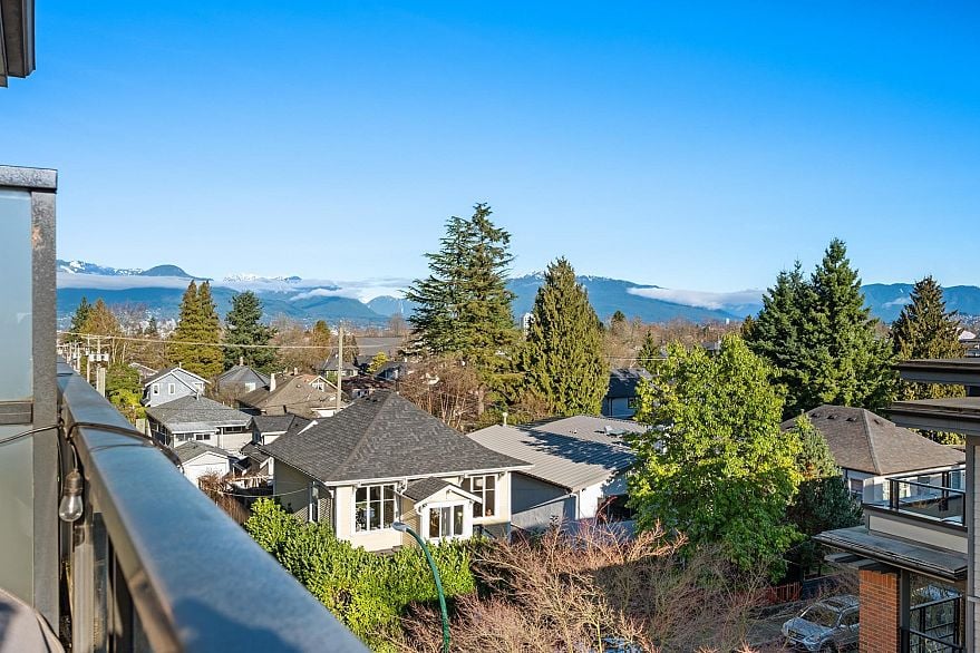 409 4550 Fraser Street