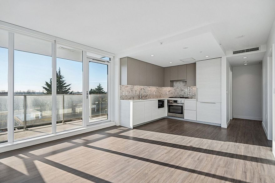 306 8181 Chester Street