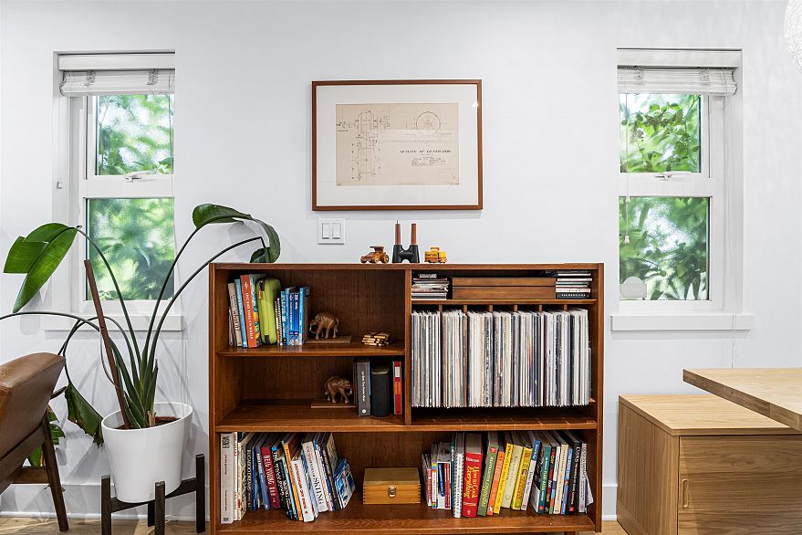 5 1638 E Georgia Street