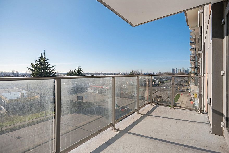 306 8181 Chester Street