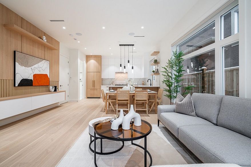 2833 Oliver Crescent