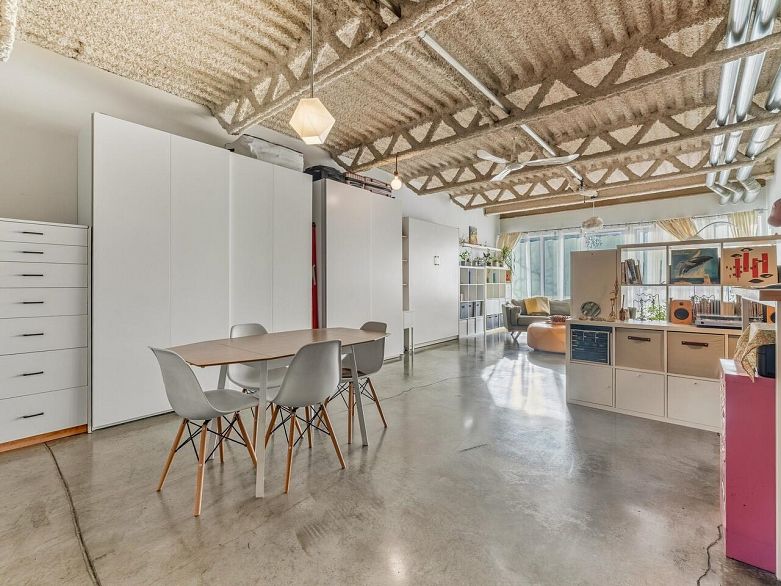 327 350 E 2nd Avenue