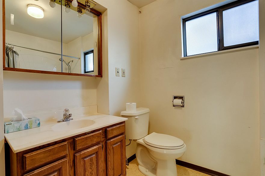 2579 E Pender Street