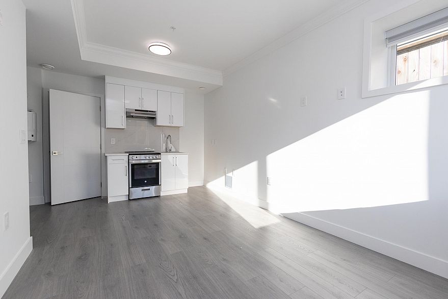 102 2122 E 32 AVENUE, Vancouver BC V5N 3B9