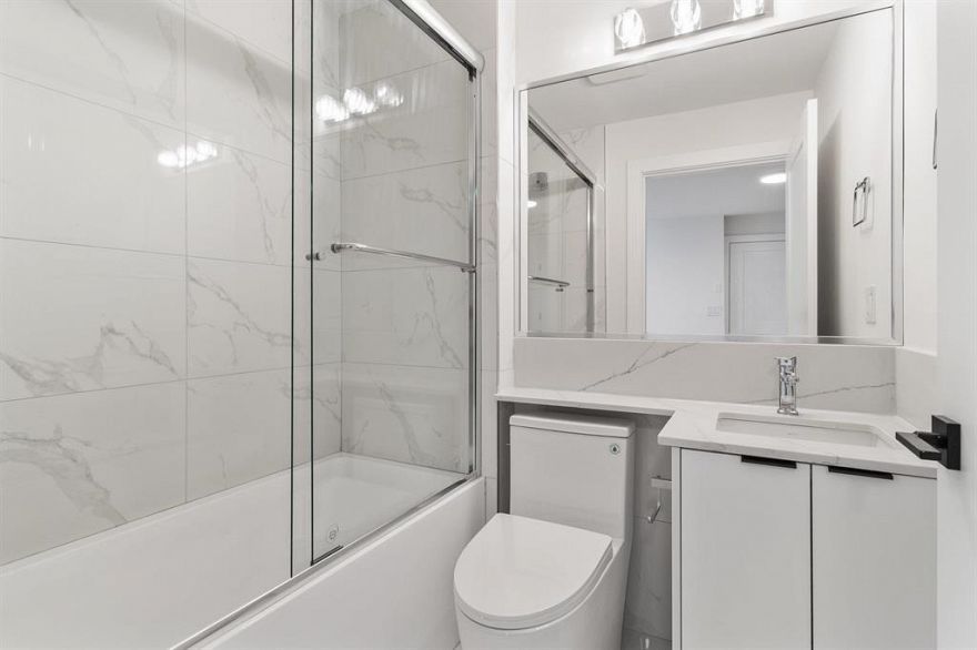 2 1243 Nootka Street