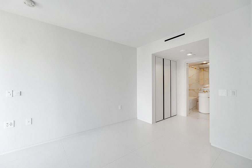 2008 1033 Nelson Street