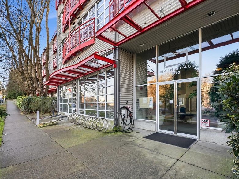 327 350 E 2nd Avenue