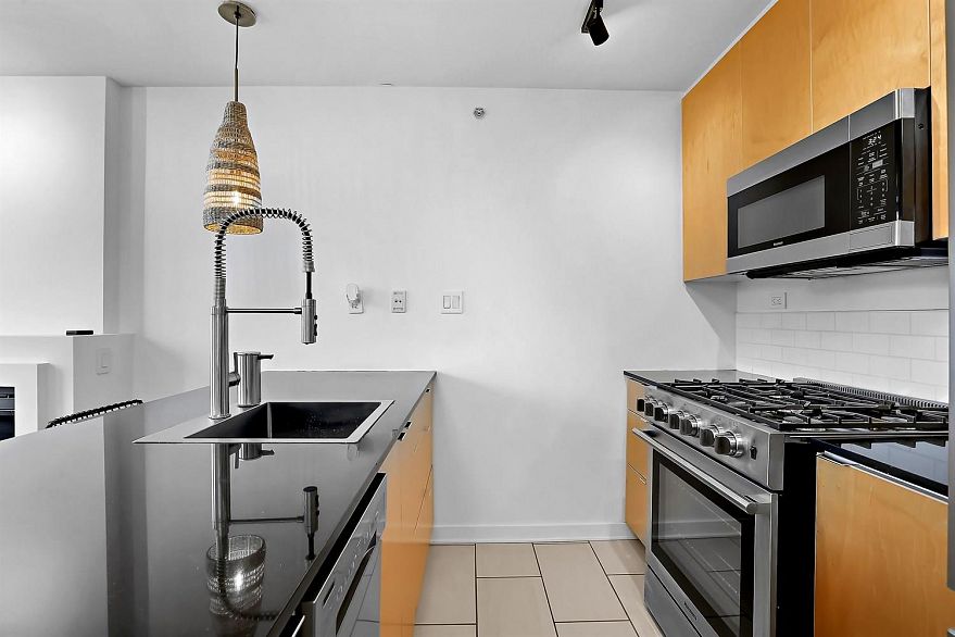 1108 989 Beatty Street