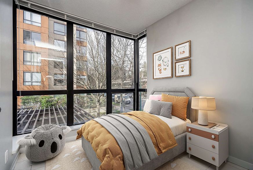 206 3638 Vanness Avenue