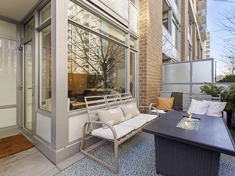 110 110 Switchmen Street