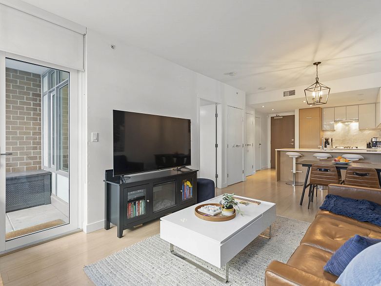 110 110 Switchmen Street