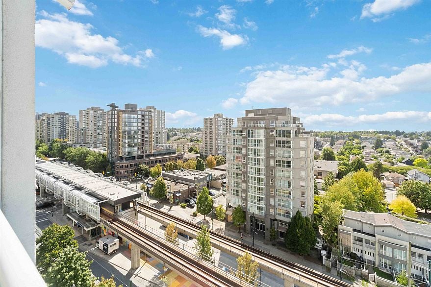 1204 3455 Ascot Place