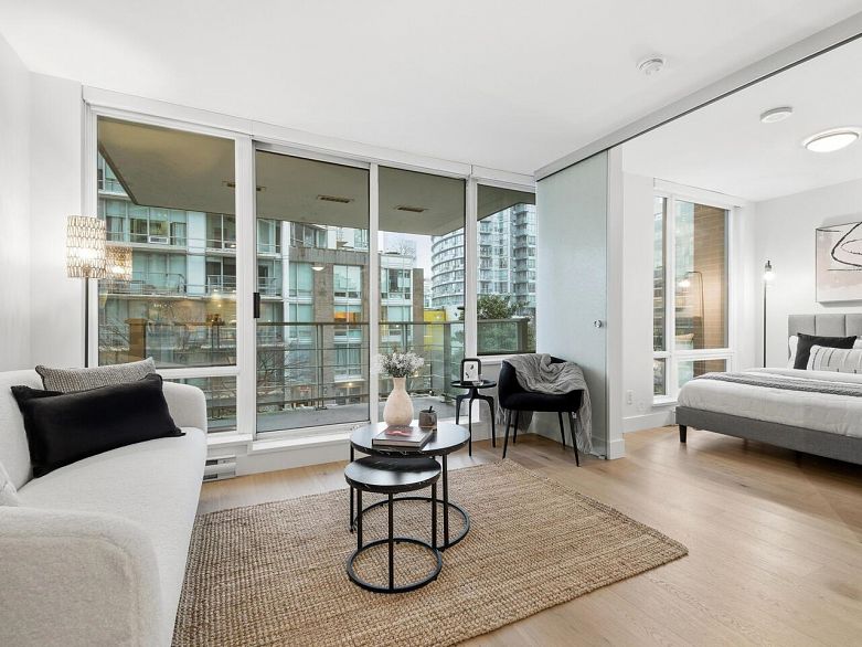 701 535 Smithe Street