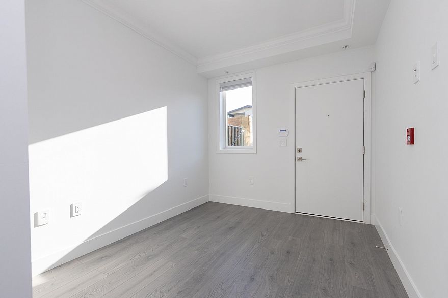 102 2122 E 32 AVENUE, Vancouver BC V5N 3B9