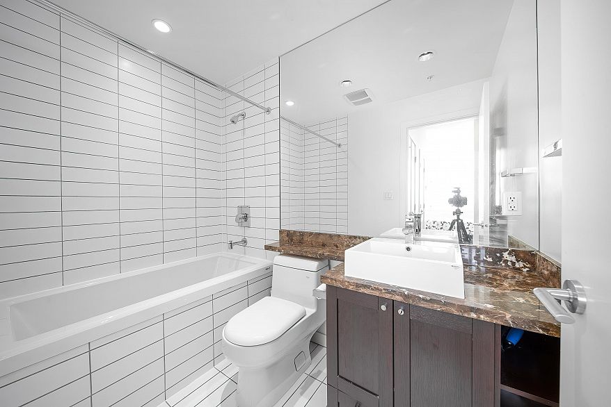 2207 4815 Eldorado Mews