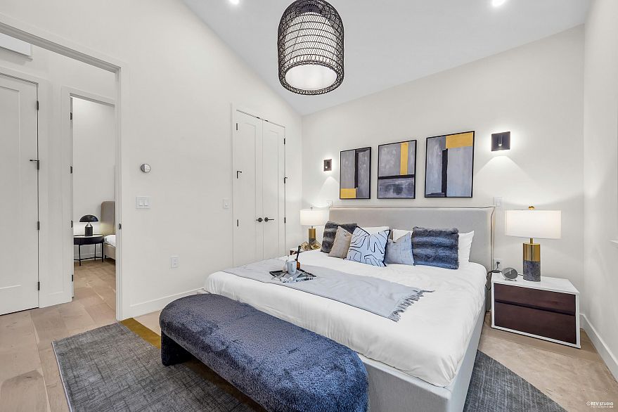 1 65 E King Edward Avenue