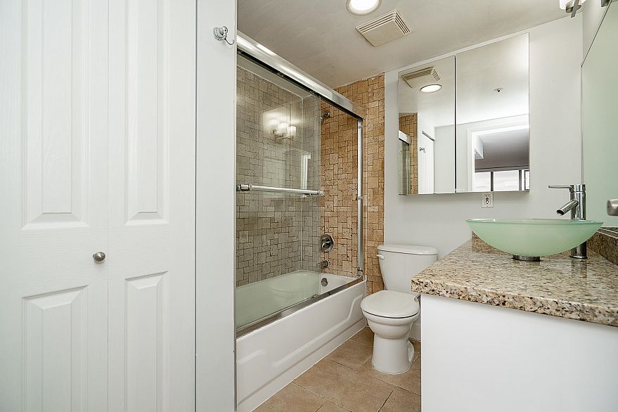 2103 950 Cambie Street