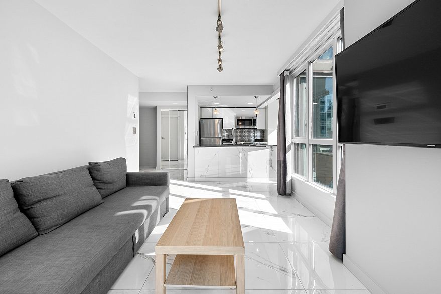 702 1188 Howe Street