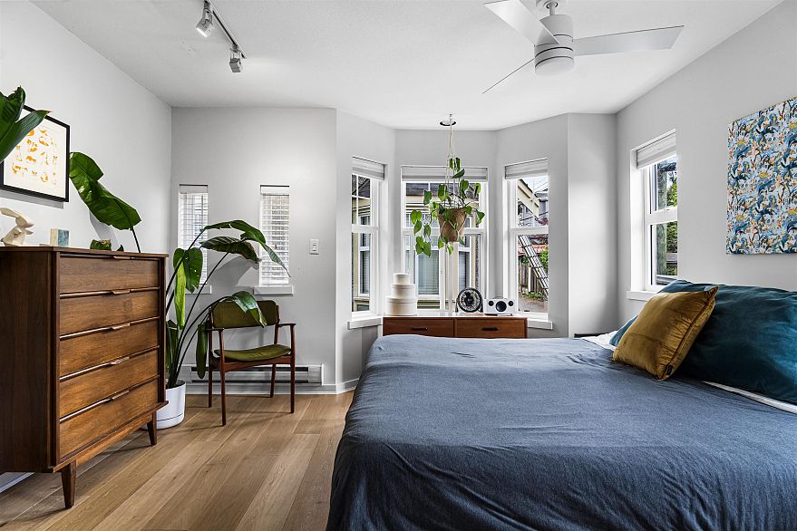 5 1638 E Georgia Street