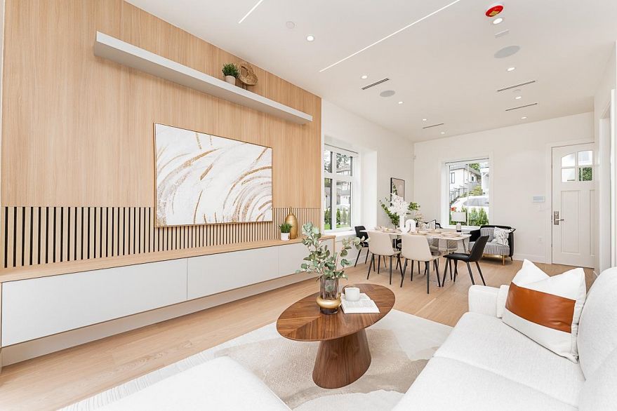 1 2837 Oliver Crescent