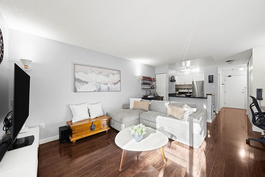 114 1545 E 2nd Avenue