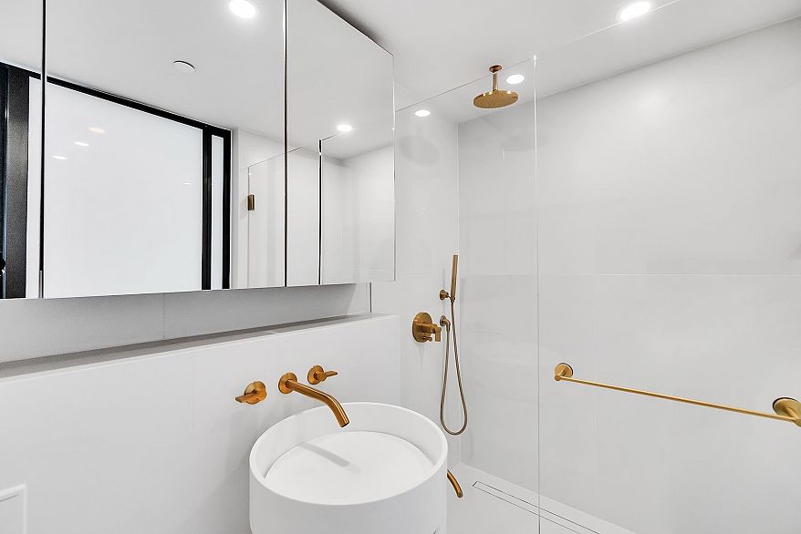 2008 1033 Nelson Street