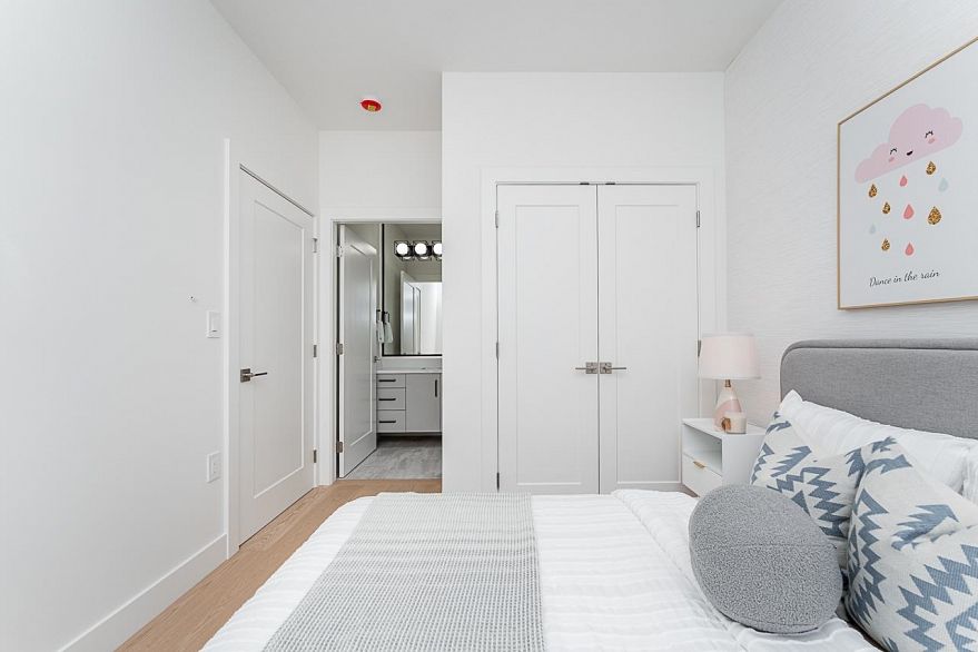 1 2837 Oliver Crescent