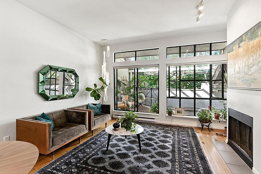 303 700 E Pender Street