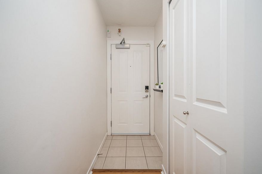 206 3638 Vanness Avenue