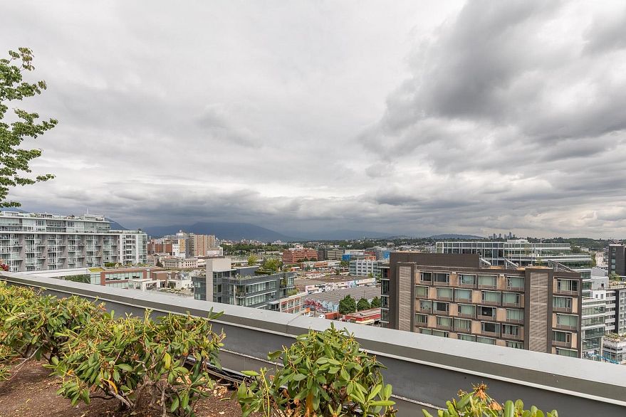 227 108 E 1st Avenue