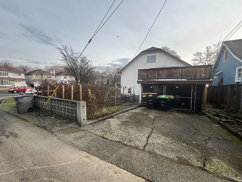 1311 Kamloops Street