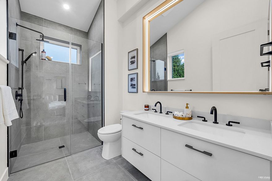 1 65 E King Edward Avenue