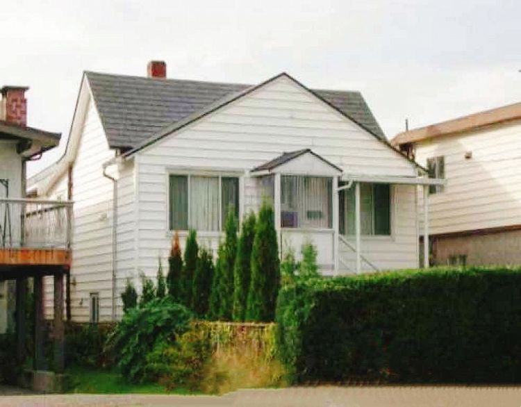 946 E King Edward Avenue