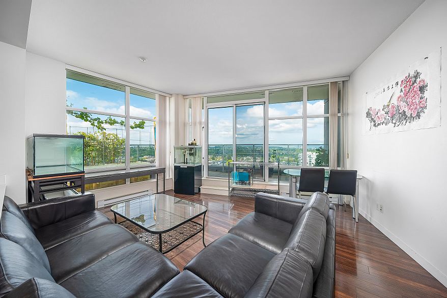 2207 4815 Eldorado Mews