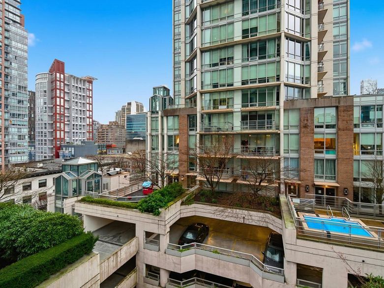 701 535 Smithe Street