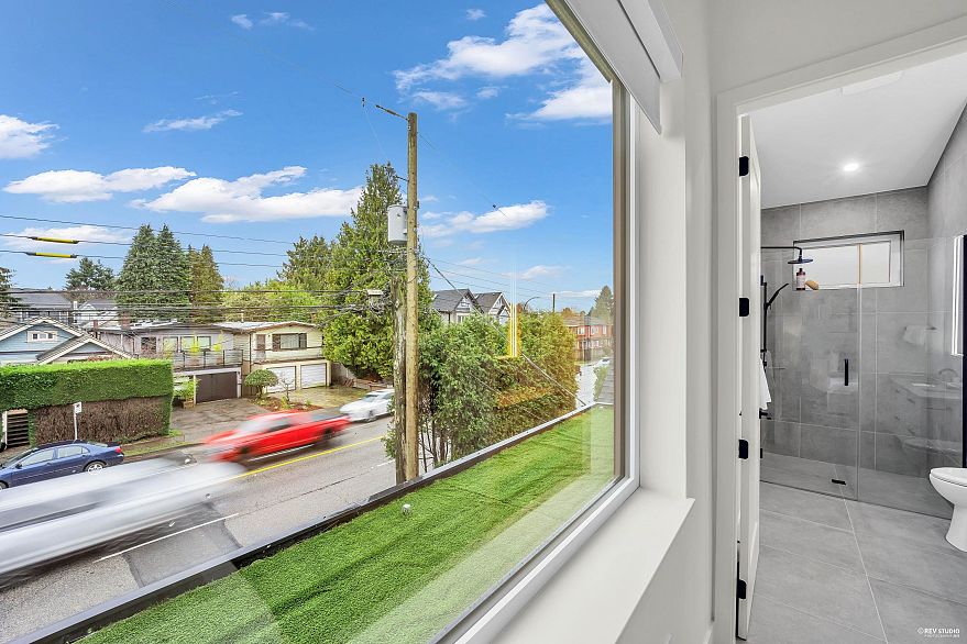 1 65 E King Edward Avenue