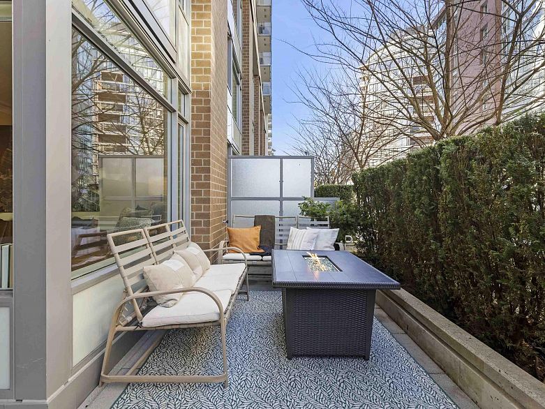 110 110 Switchmen Street