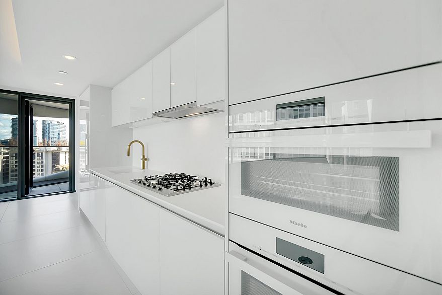 2008 1033 Nelson Street