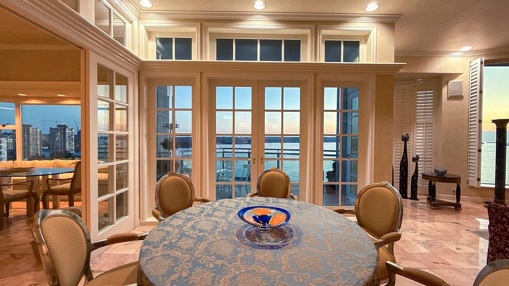 17 1861 Beach Avenue