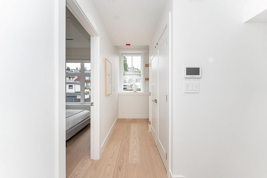 1 2837 Oliver Crescent