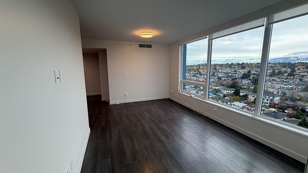 1905 8189 Cambie Street