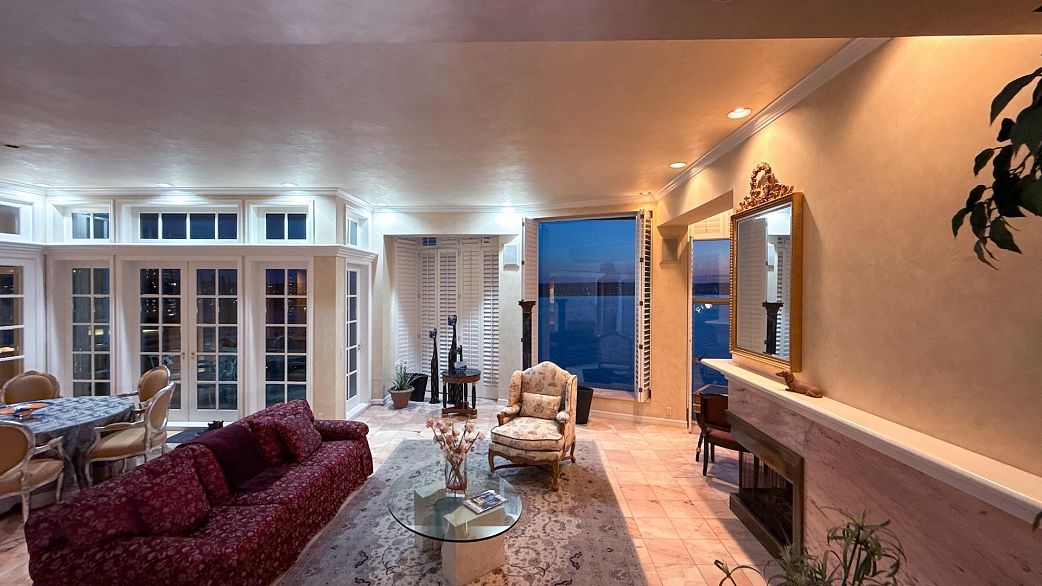 17 1861 Beach Avenue