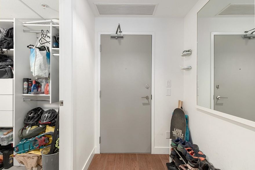 227 108 E 1st Avenue