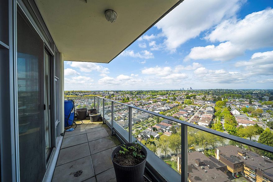 2207 4815 Eldorado Mews