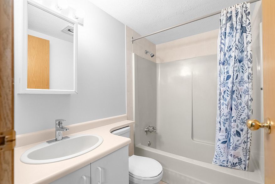 208 2255 Eton Street