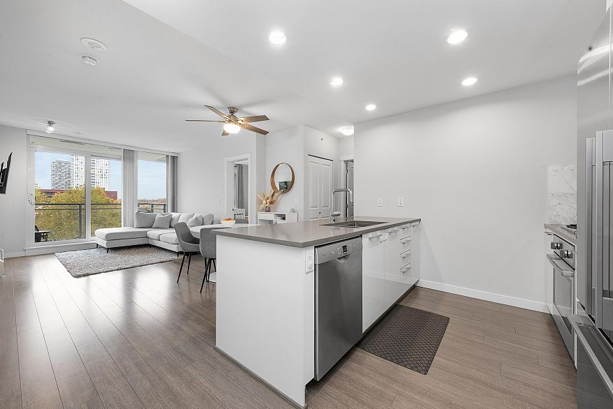 511 3281 E Kent Avenue North Avenue