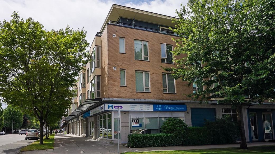 PH1 688 E 17th Avenue